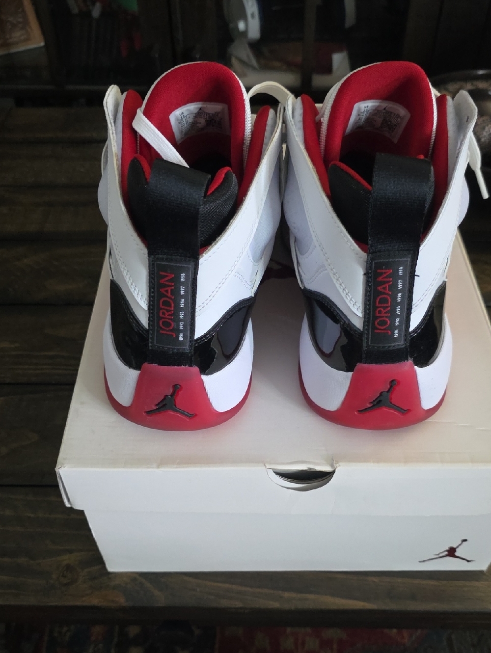 Jordan Men's White/Red/Black Retro Basketball Shoes - Picture 3 of 5